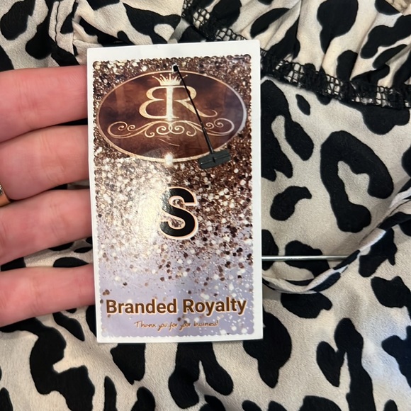 cheetah print blouse with ruffle sleeves in size small from branded royalty! - Picture 2 of 2
